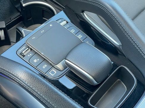 Used 2025 Mercedes-Benz GLE 350 4MATIC image 19