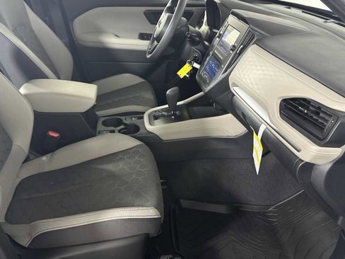 Used 2025 Subaru Forester AWD/4WD image 19