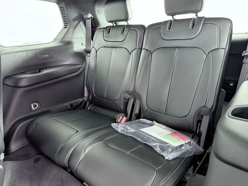 New 2025 Jeep Grand Cherokee L Limited w/ Black Appearance Package image 19