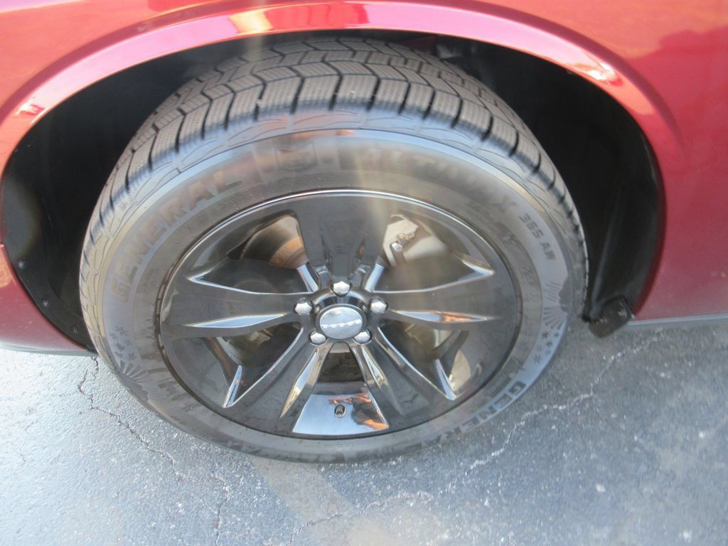 Used 2020 Dodge Challenger SXT RWD image 14