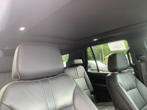 Used 2022 Chevrolet Tahoe RST w/ Luxury Package AWD/4WD image 18
