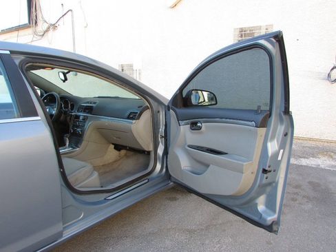 Used 2009 Saturn Aura XE FWD image 10