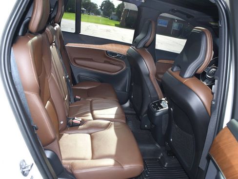 Used 2022 Volvo XC90 T6 Momentum w/ Advanced Package AWD/4WD image 27