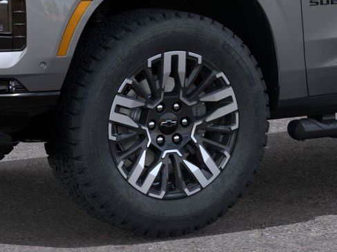 New 2026 Chevrolet Suburban Z71 w/ Comfort Package AWD/4WD image 9