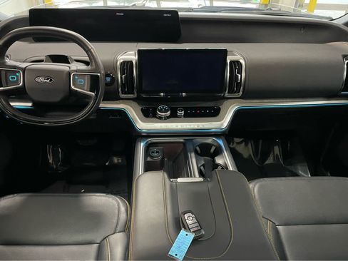 Used 2025 Ford Expedition Tremor AWD/4WD image 13