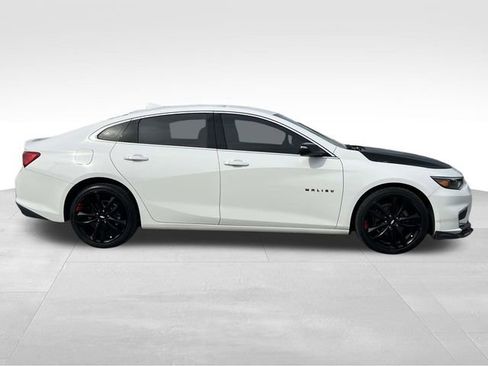 Used 2018 Chevrolet Malibu LT w/ Leather Package image 8