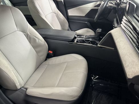 Used 2025 Toyota Camry XLE image 26