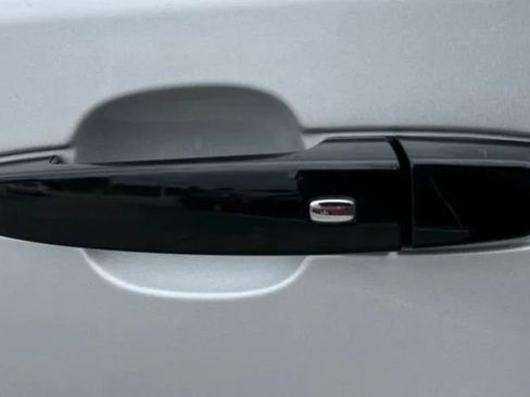 Used 2018 Chevrolet Traverse Premier w/ Redline Edition FWD image 12