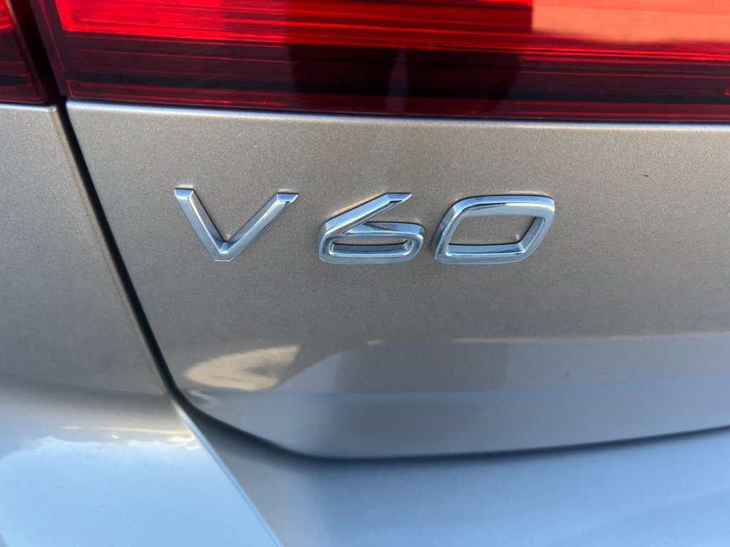 Used 2020 Volvo V60 T5 Cross Country w/ Protection Package AWD/4WD image 31