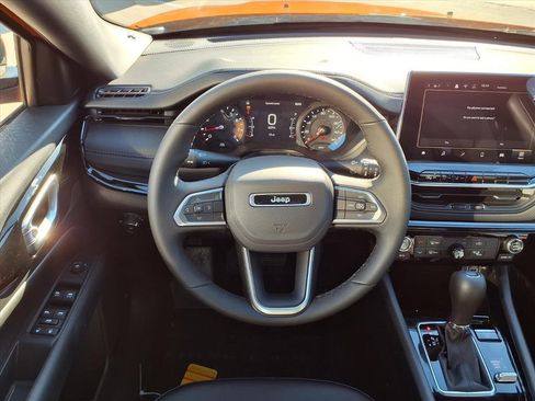New 2026 Jeep Compass Latitude image 13