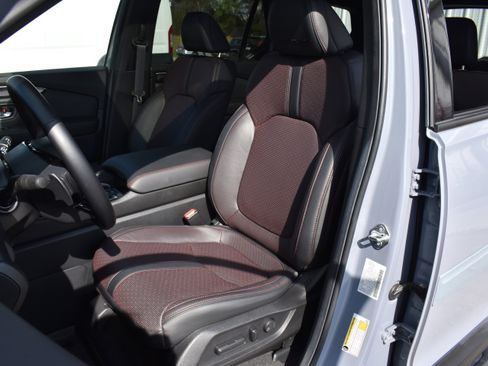 Certified 2025 Honda Pilot Black Edition image 29