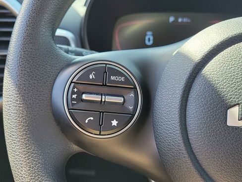 Used 2025 Kia Soul LX FWD image 27
