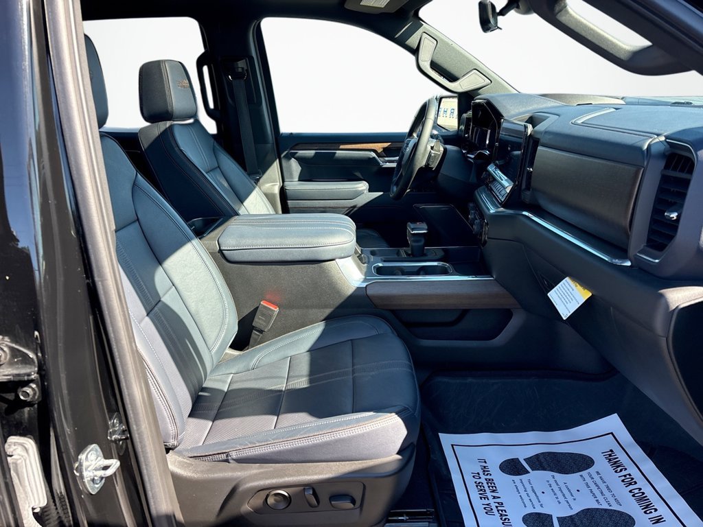 Used 2023 Chevrolet Silverado 1500 High Country w/ High Country Premium Package AWD/4WD image 14