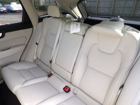 New 2026 Volvo XC60 B5 Ultra w/ Protection Package Premier image 25