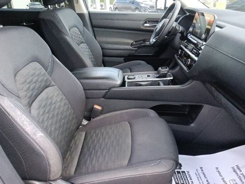 Used 2022 Nissan Pathfinder SV w/ SV Premium Package AWD/4WD image 35