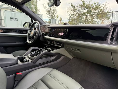 New 2025 Porsche Cayenne S AWD/4WD image 25