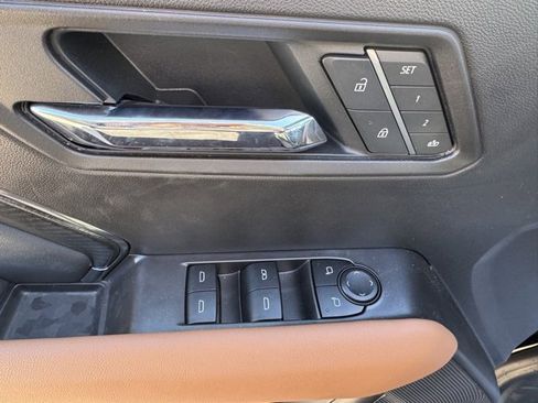 Used 2025 GMC Canyon AT4 w/ Technology Plus Package image 17