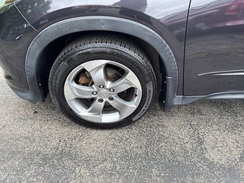 Used 2017 Honda HR-V LX image 11