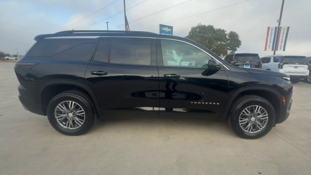 Certified 2026 Chevrolet Traverse LT w/ Driver Confidence Package FWD image 9