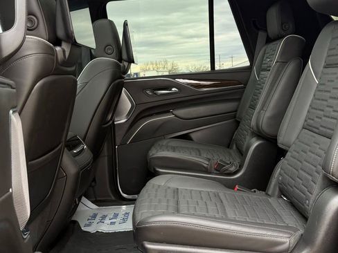 Used 2021 Cadillac Escalade Premium Luxury Platinum w/ Heavy-Duty Trailer Package AWD/4WD image 14