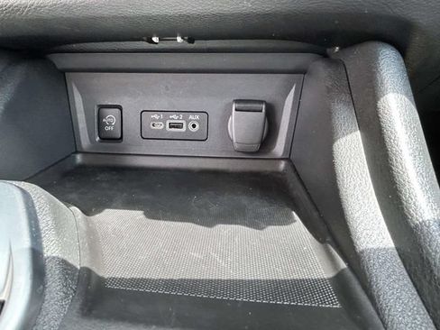 Used 2025 Nissan Sentra SV FWD image 19