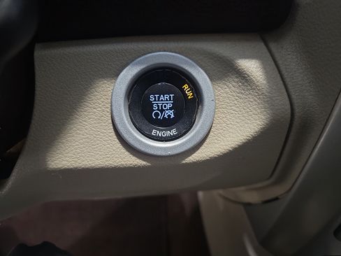 Used 2016 RAM 2500 Laramie AWD/4WD image 25