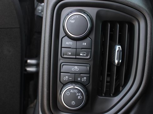 Used 2020 Chevrolet Silverado 1500 Custom w/ Custom Value Package image 10