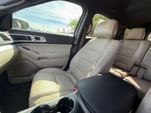 Used 2014 Ford Explorer XLT w/ Equipment Group 202A FWD image 9