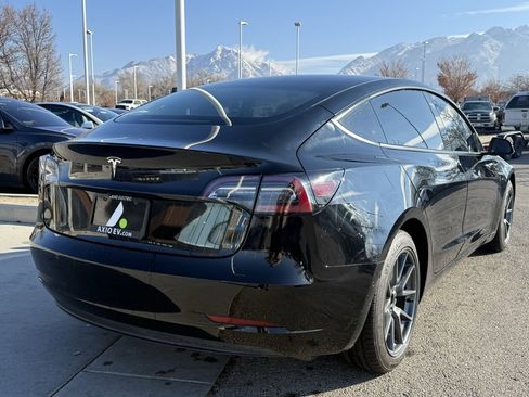 Used 2021 Tesla Model 3 Long Range image 7