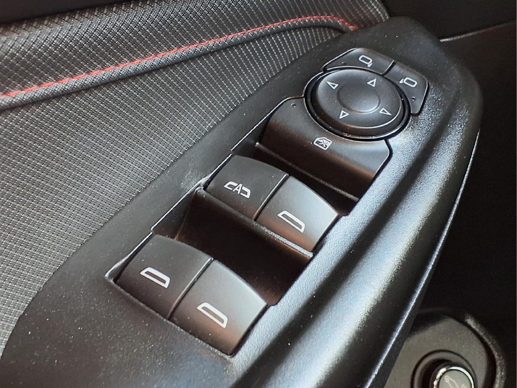 Used 2024 Chevrolet TrailBlazer RS w/ Convenience Package FWD image 19