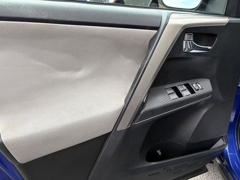 Used 2015 Toyota RAV4 XLE AWD/4WD image 8
