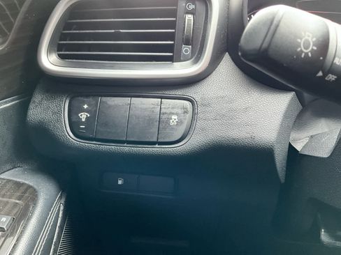 Used 2020 Kia Sorento AWD V6 image 18