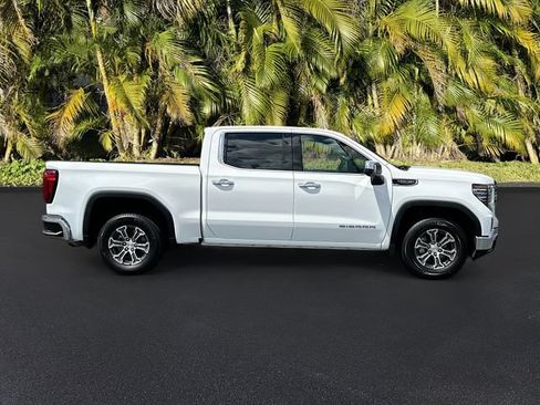 Used 2025 GMC Sierra 1500 SLT RWD image 3