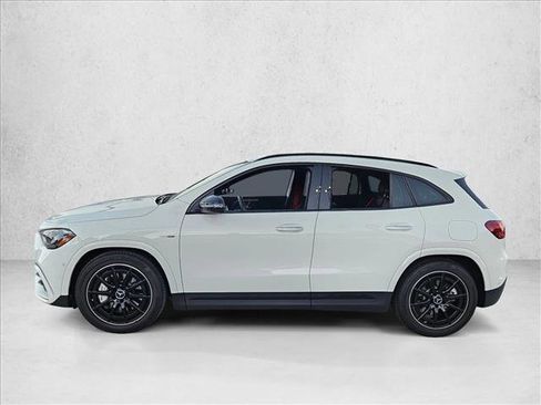 Used 2025 Mercedes-Benz GLA 35 AMG 4MATIC image 9