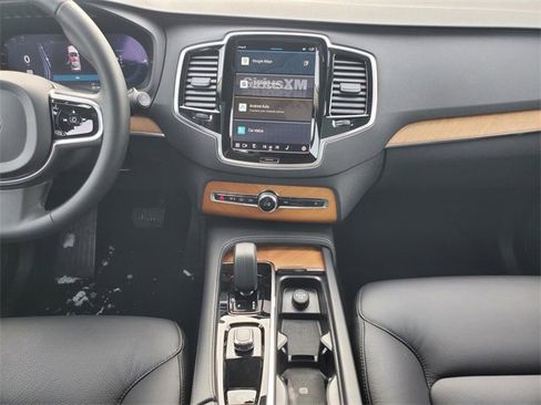 Certified 2024 Volvo XC90 T8 Plus w/ Protection Package Premier image 33