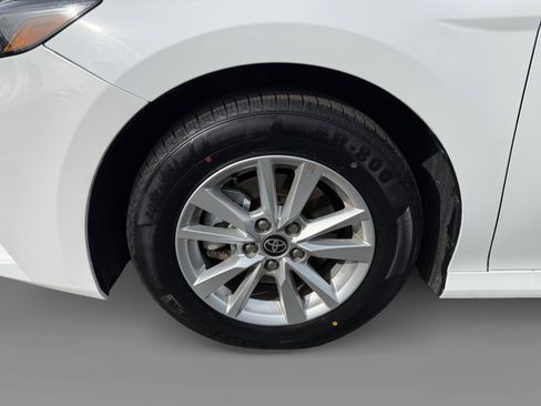 Used 2025 Toyota Camry LE image 9