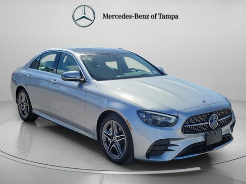 Used 2022 Mercedes-Benz E 350 4MATIC Sedan image 5