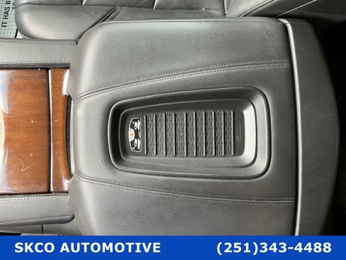 Used 2019 Cadillac Escalade Premium Luxury RWD image 25