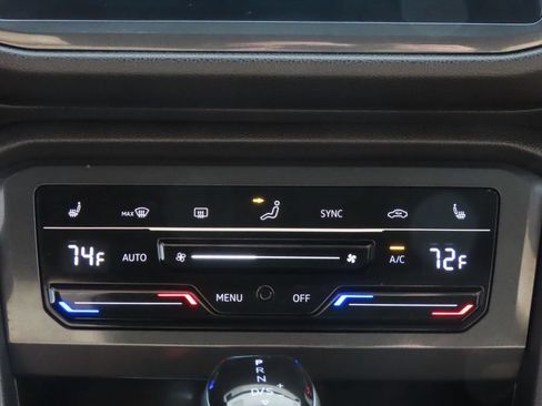 Used 2023 Volkswagen Tiguan SE w/ Panoramic Sunroof Package FWD image 42