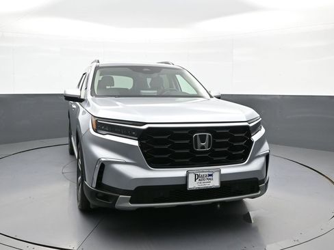 Certified 2023 Honda Pilot Touring image 3