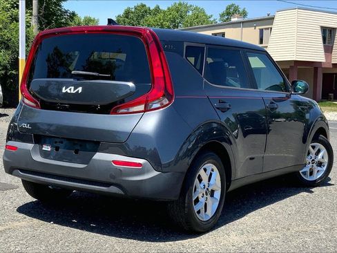 Used 2022 Kia Soul S FWD image 13