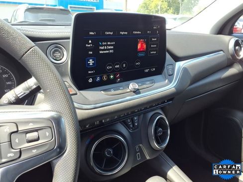 Used 2025 Chevrolet Blazer LT image 9