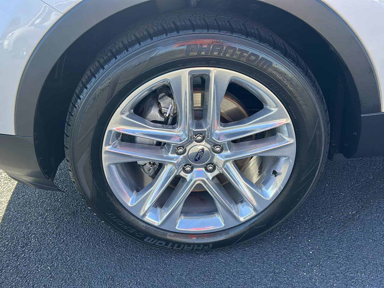 Used 2017 Ford Explorer XLT w/ Equipment Group 202A FWD image 9