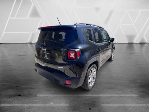 Used 2017 Jeep Renegade Latitude w/ Popular Equipment Group FWD image 9