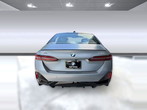 Used 2024 BMW 540i xDrive w/ Executive Package AWD/4WD image 10