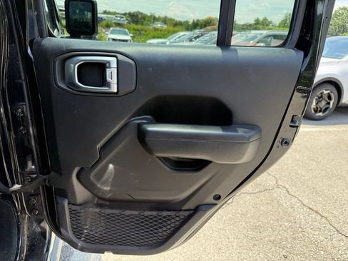 Used 2024 Jeep Wrangler Unlimited Sport AWD/4WD image 17