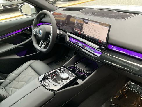 New 2026 BMW 540i xDrive w/ M Sport Package image 32