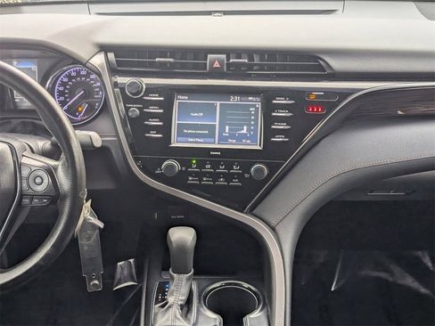 Used 2020 Toyota Camry LE image 14