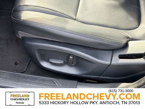 Used 2017 Jaguar XE image 29