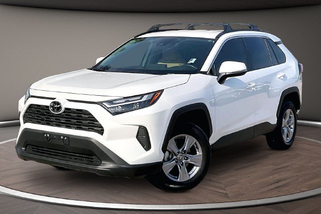 Used 2025 Toyota RAV4 XLE AWD/4WD image 1